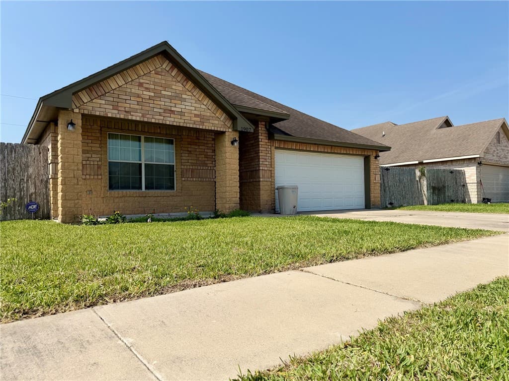 1907 Kelly Ln