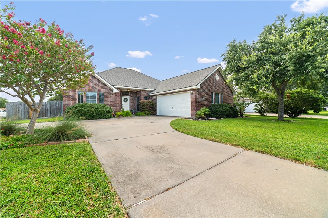 336 Lema Dr