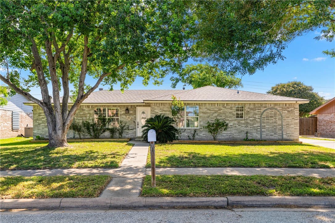 211 Poesta Dr
