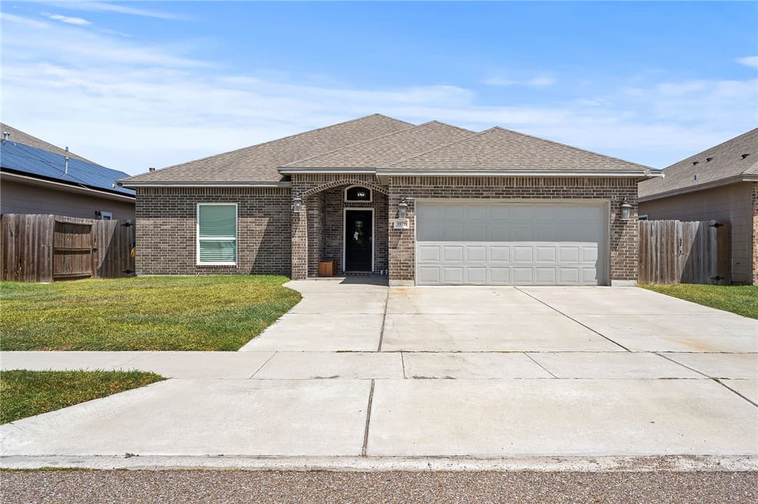 3926 Woodhouse Ln