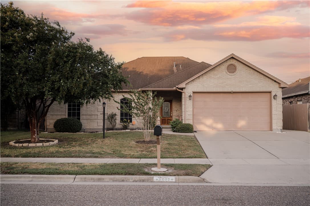 2802 Yeager Dr