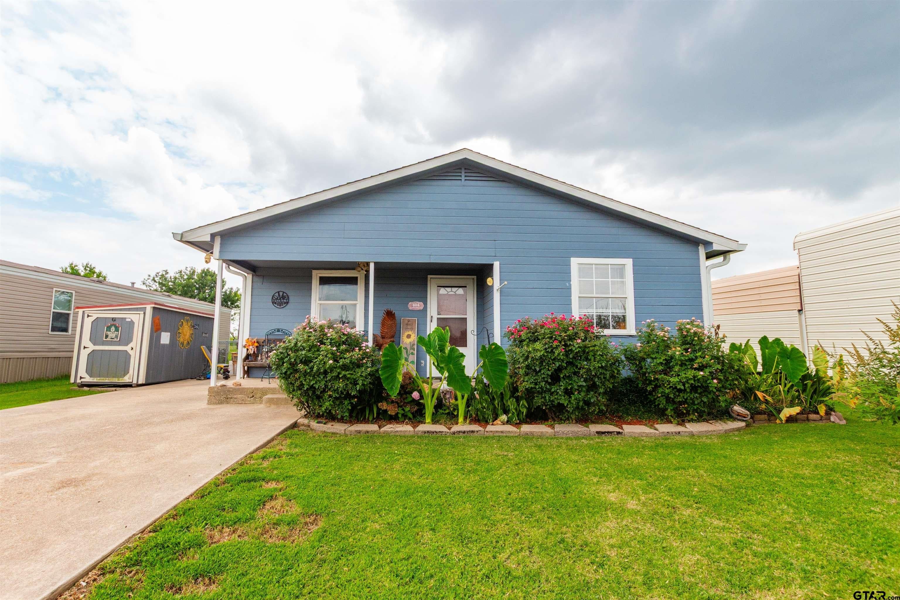 404 Holiday Village Dr