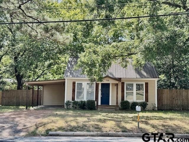 700 S Walnut St