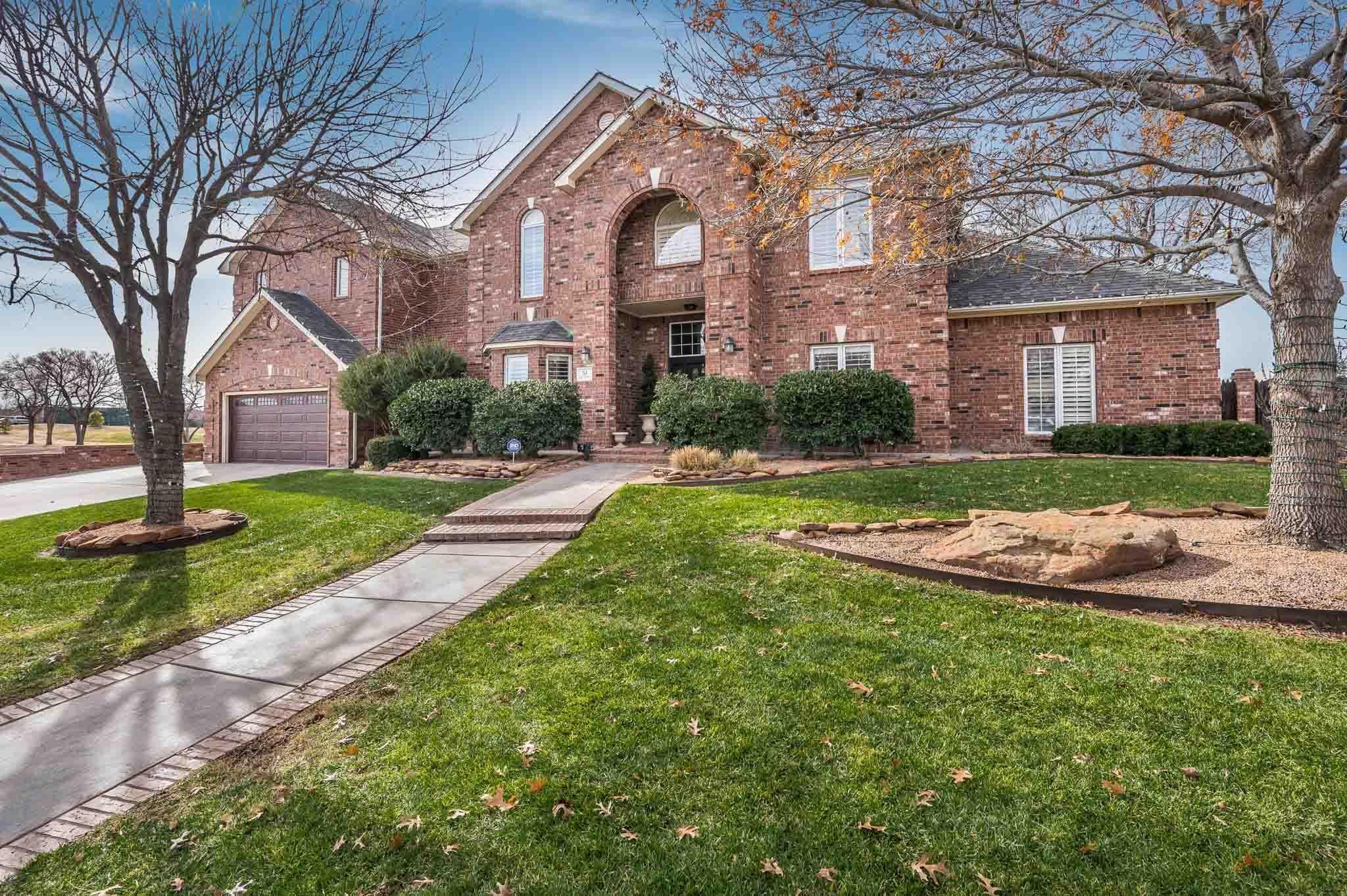 51 Country Club Dr