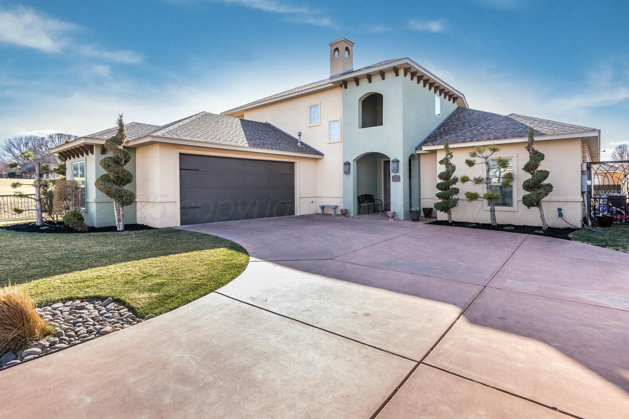 6 Baltusrol Dr