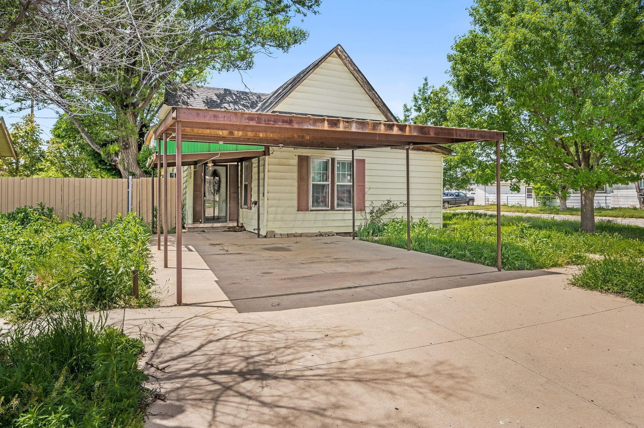 102 S Sumner St