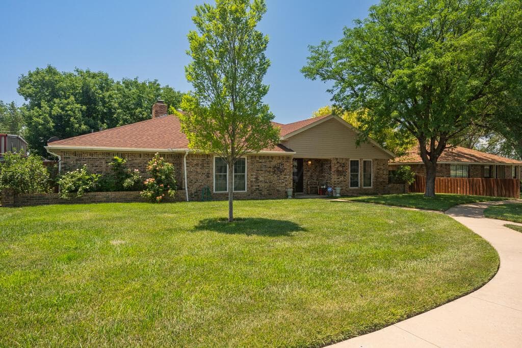 5105 Black Oak Dr