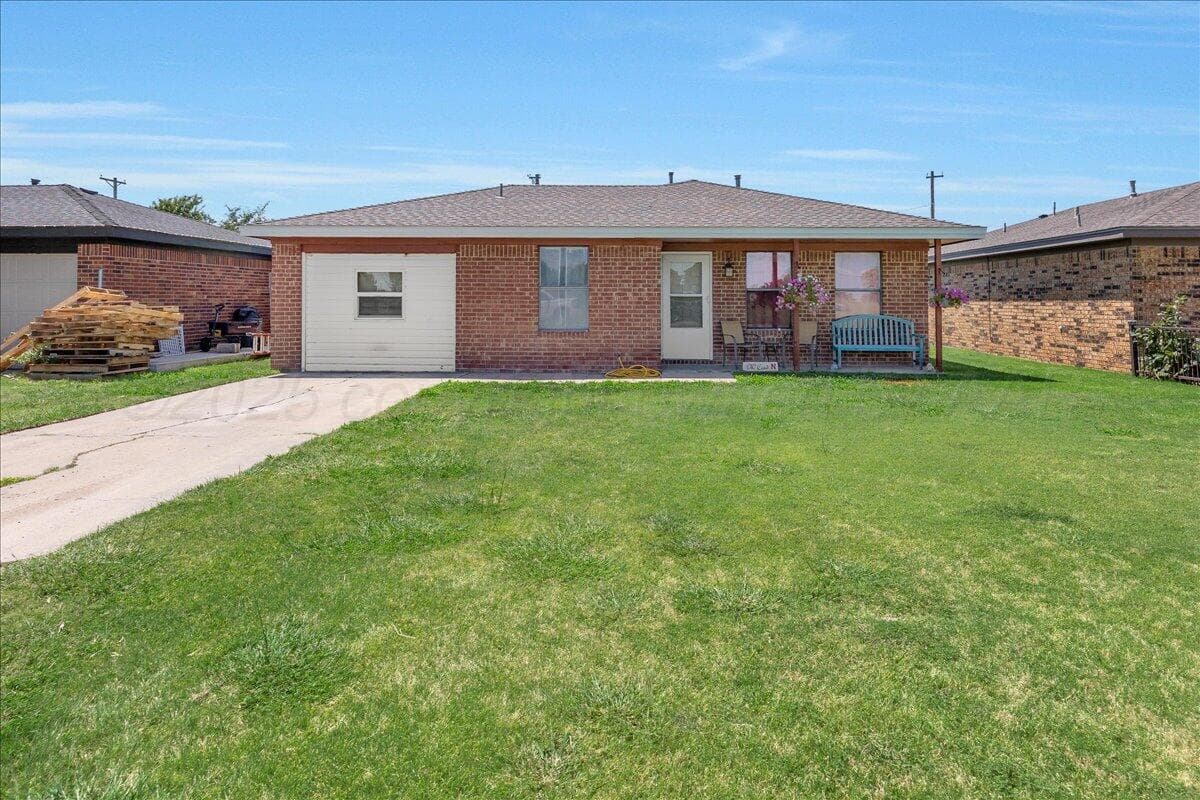 607 Groom Ave