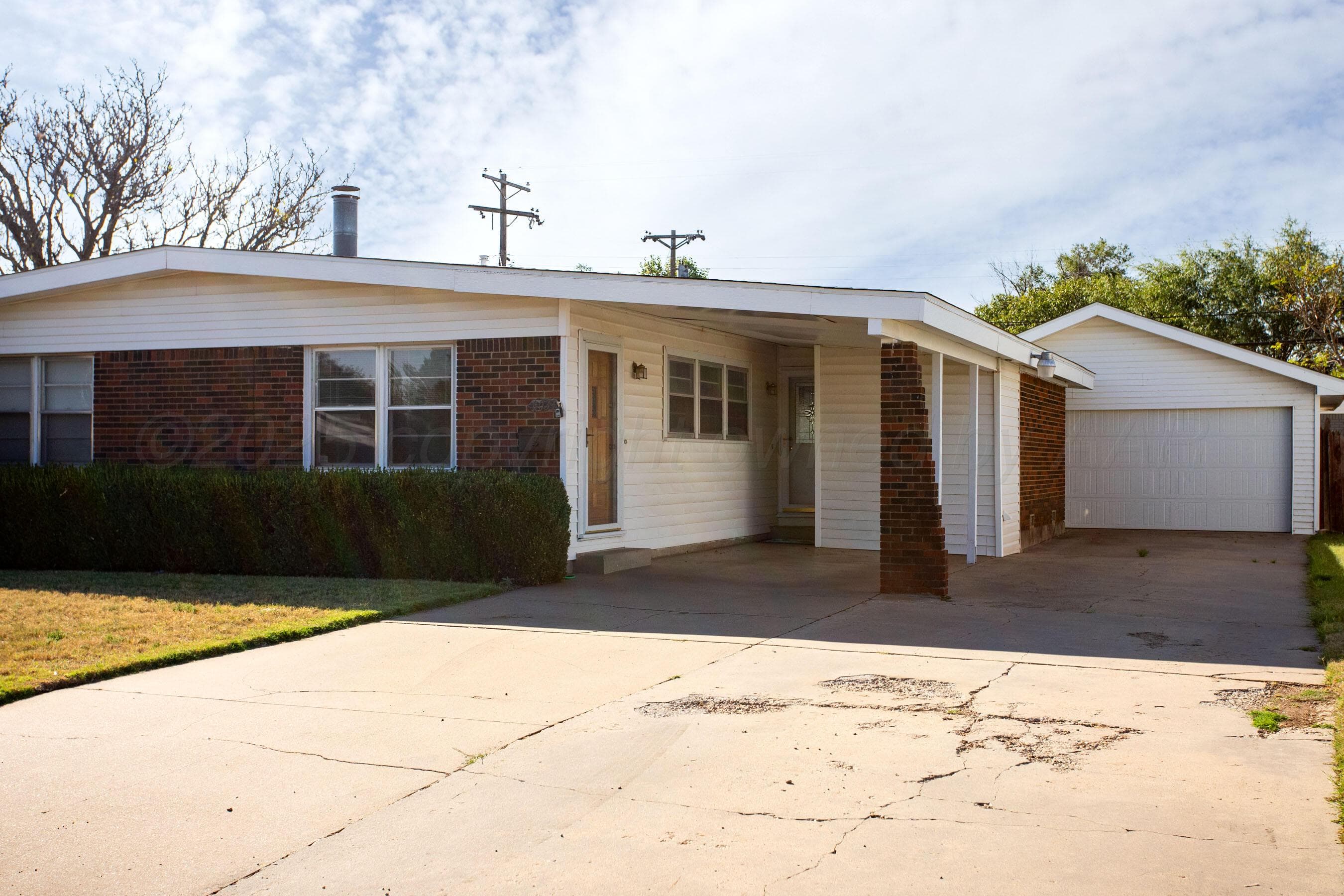 6033 Linden Ln