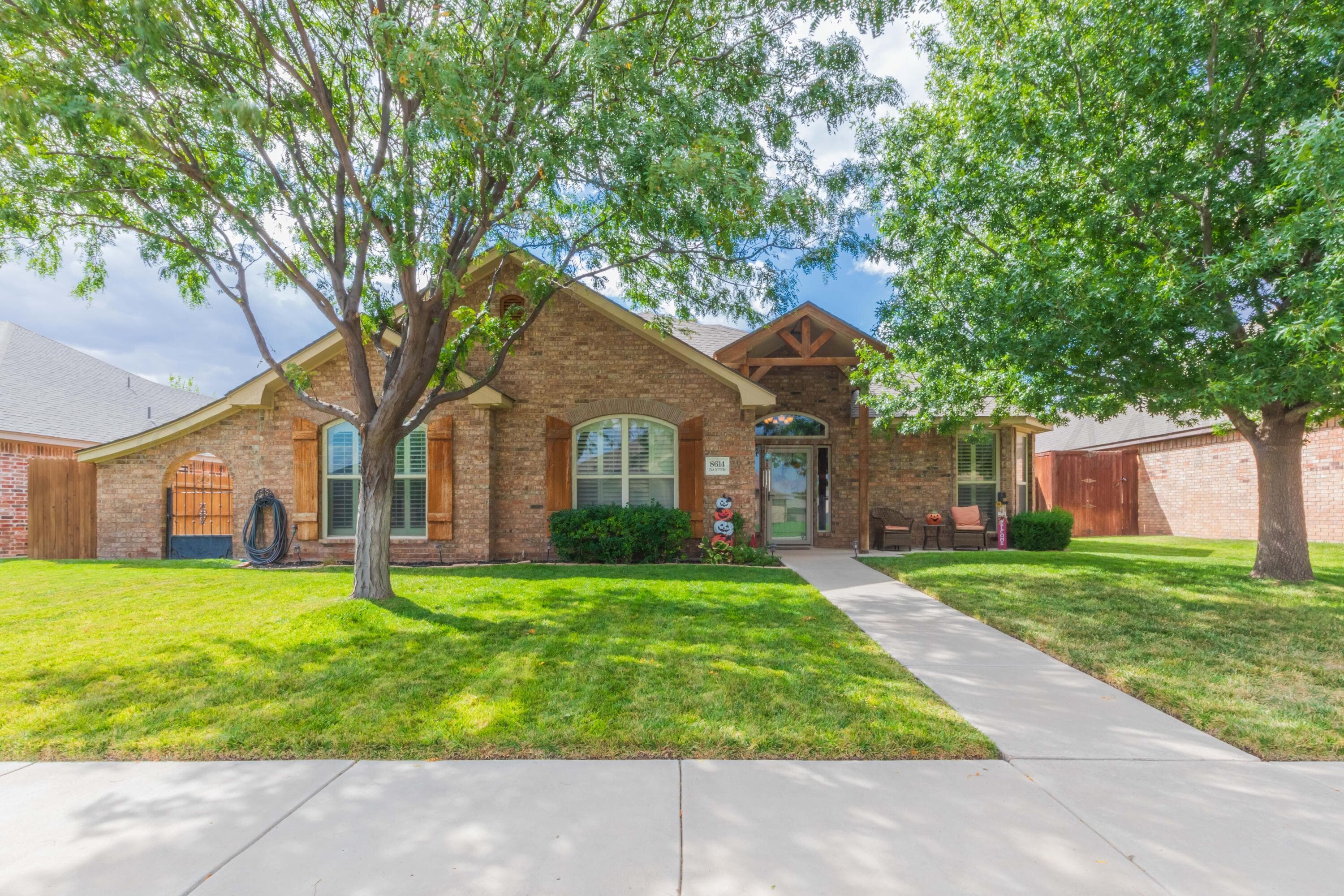 8614 Baxter Dr