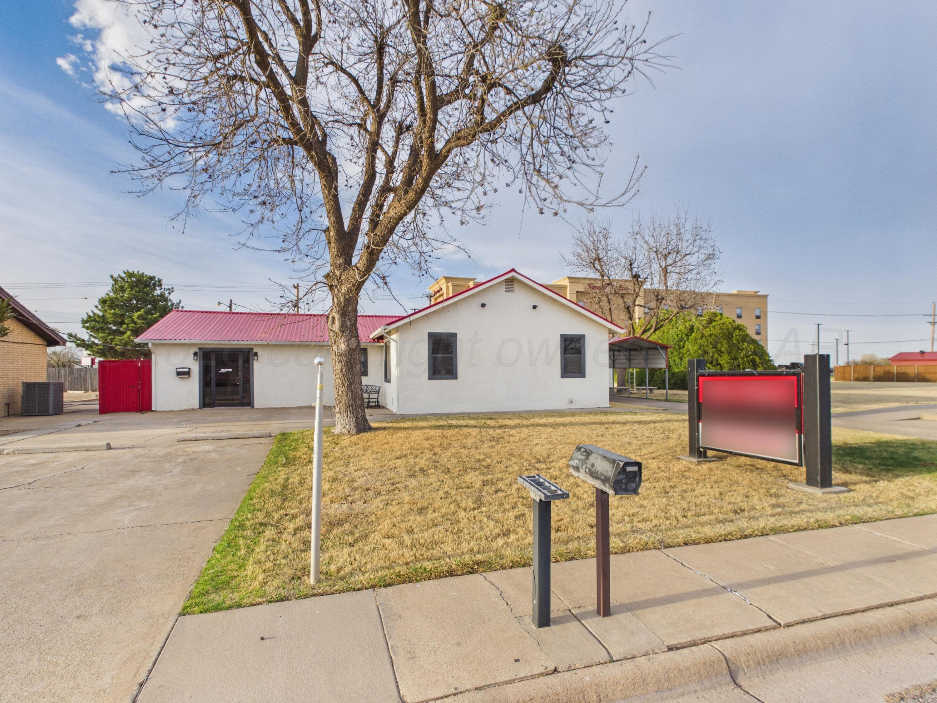 111 E 28th Ave