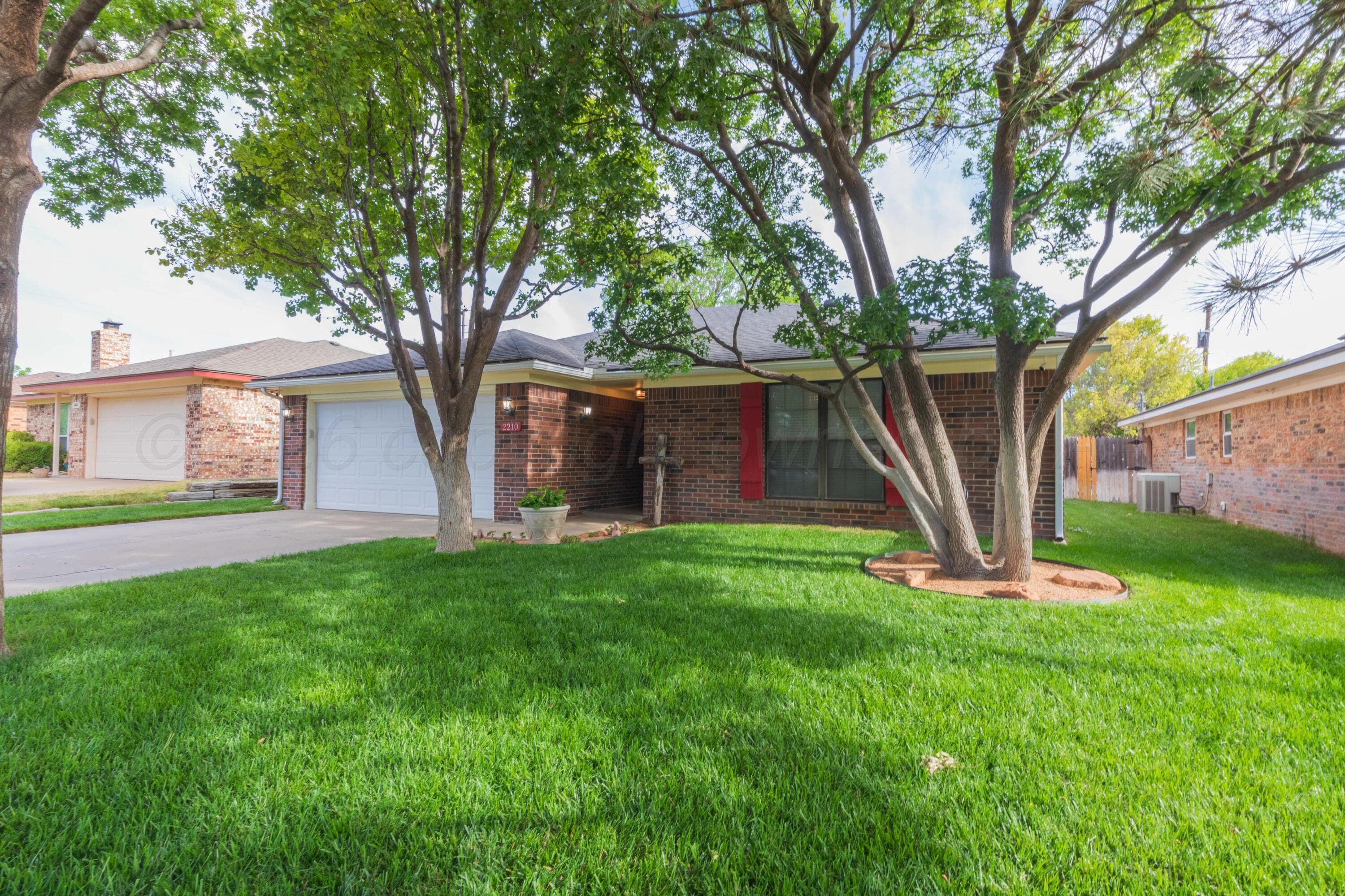 2210 Gresham Dr