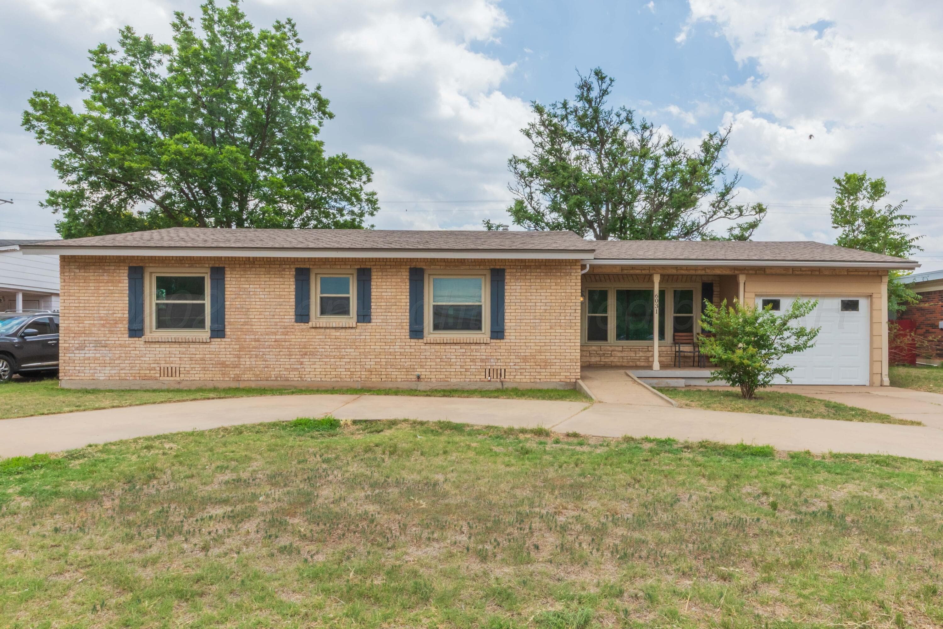 6031 Linden Ln