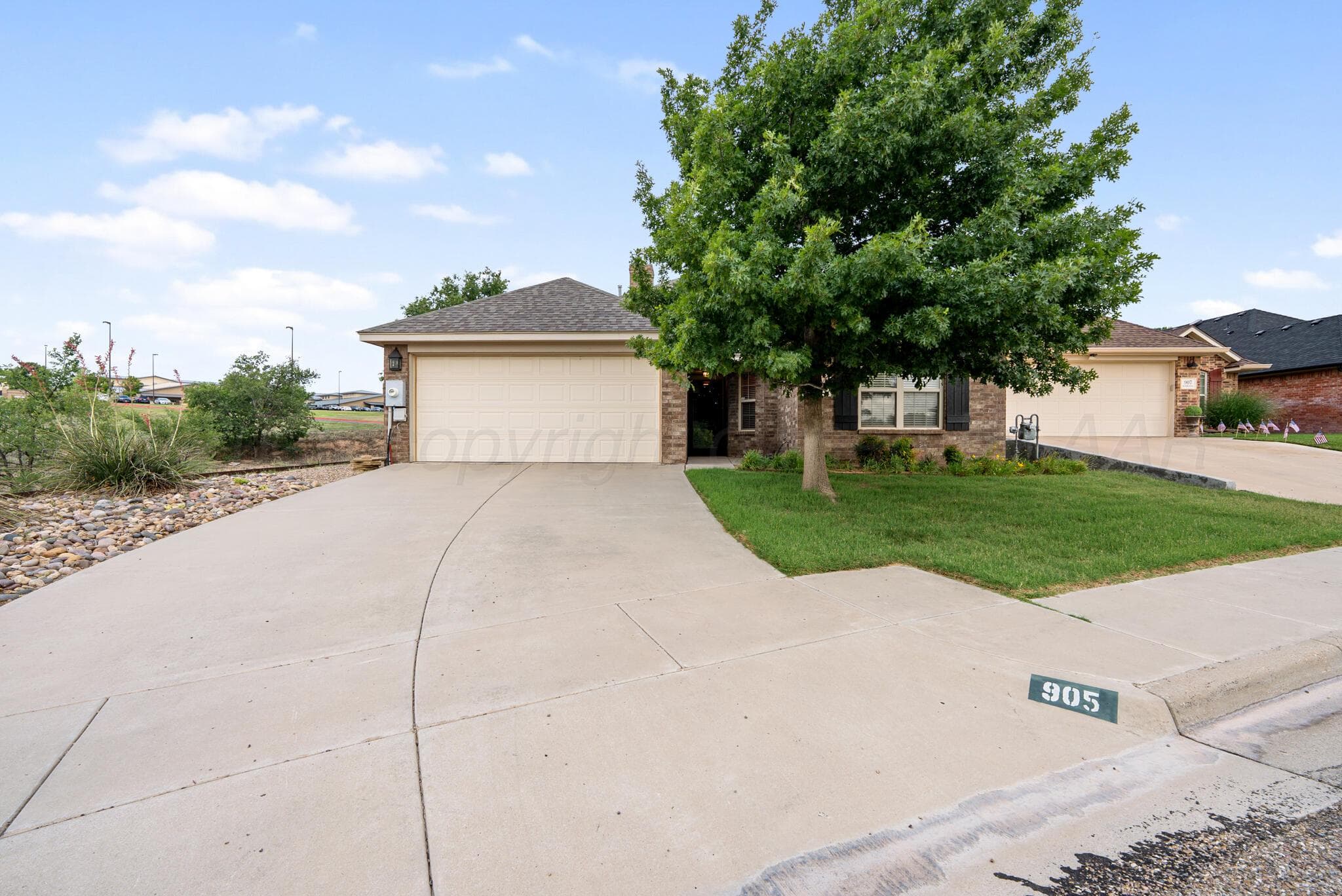 905 Rosenda Ln