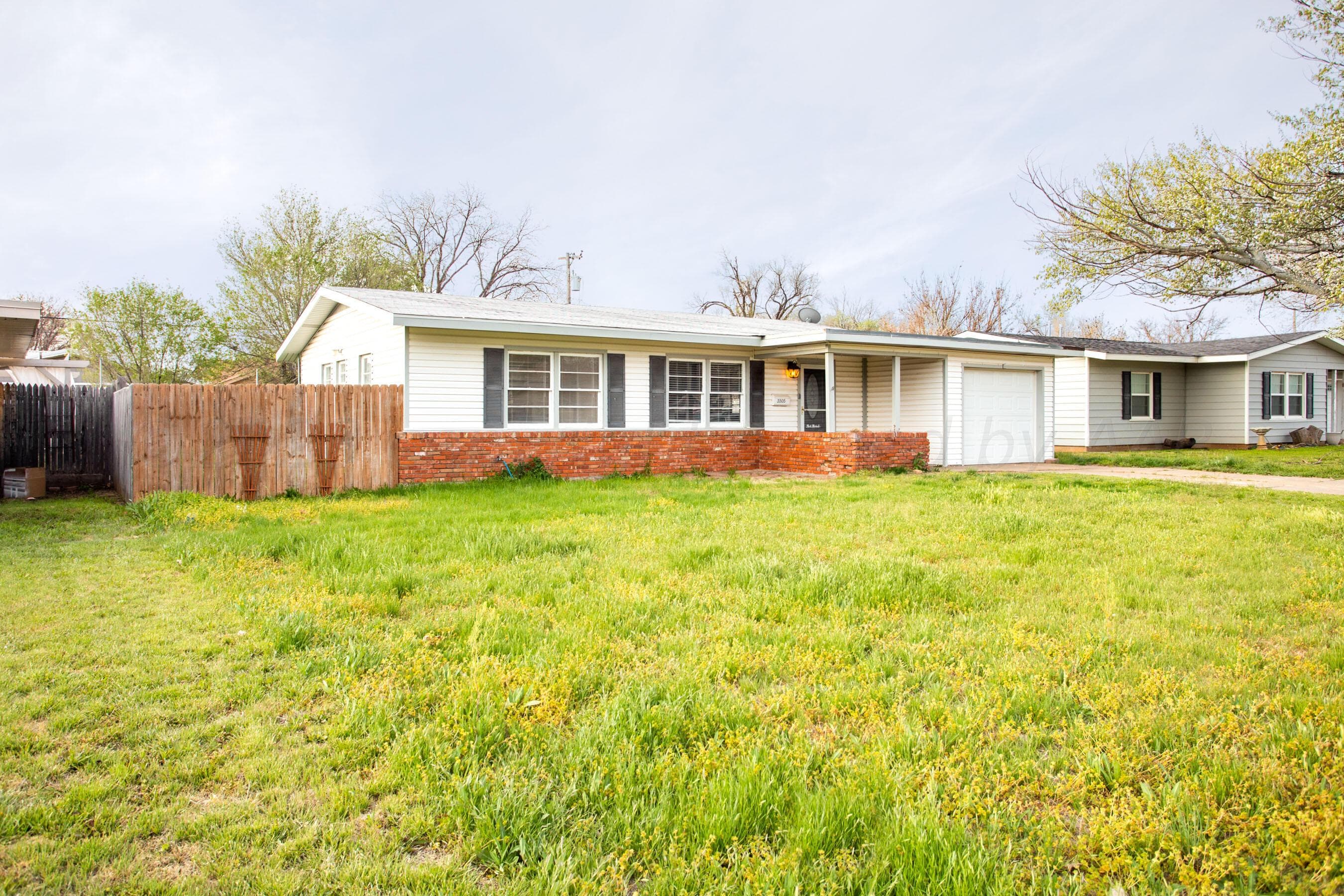 3505 Lometa Dr