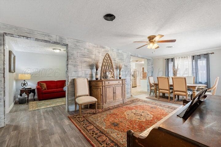 938 W Central Ave