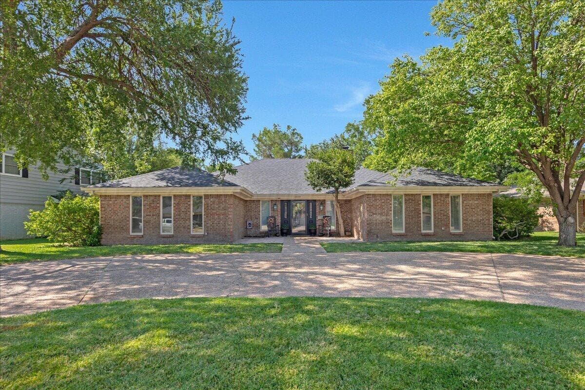 3406 Danbury Dr