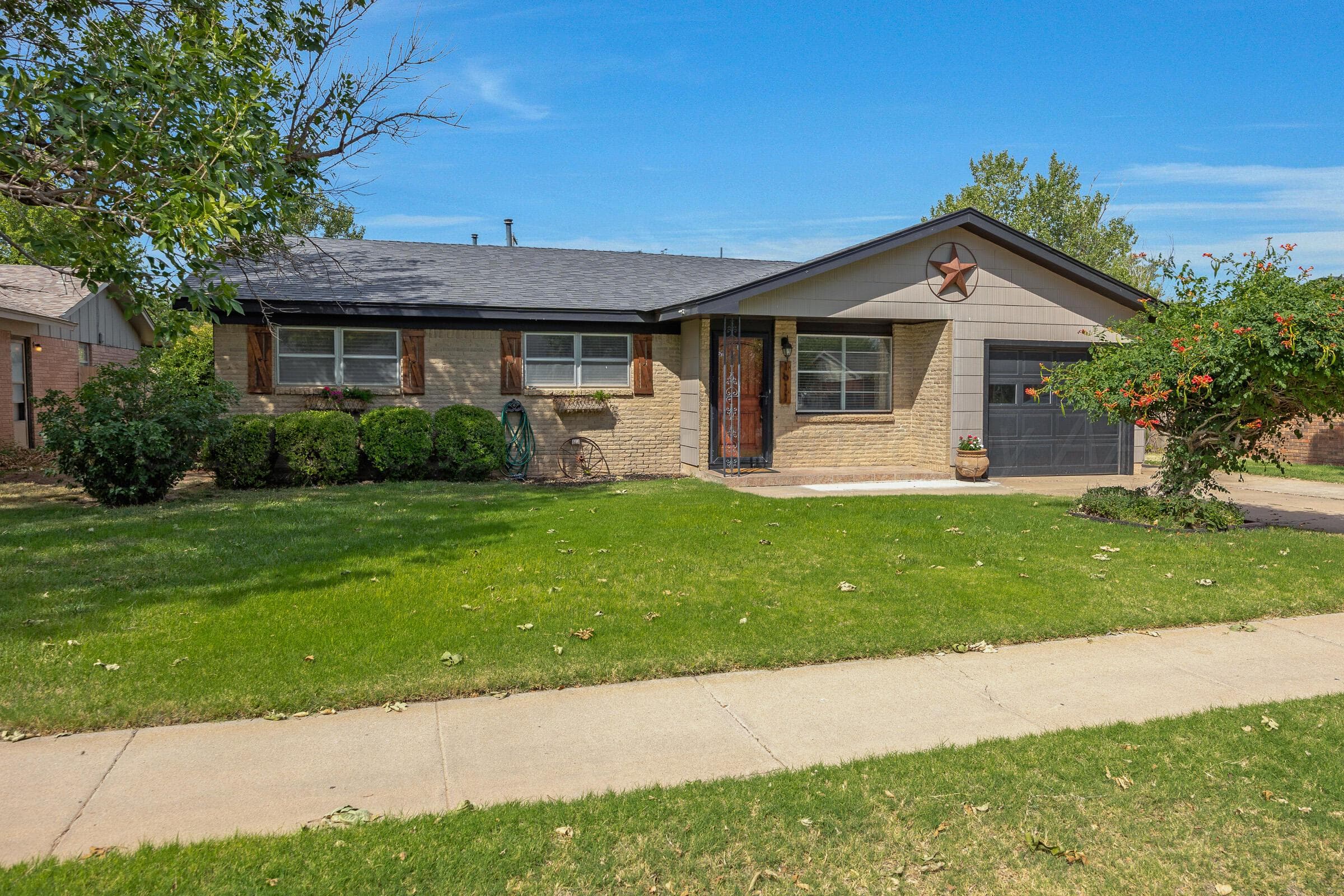 1611 Maple Ave