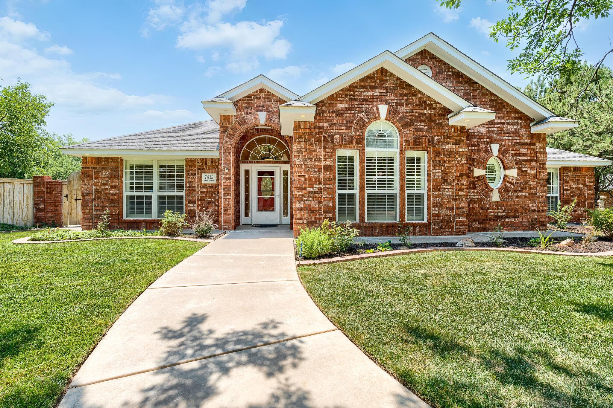 7415 Woodmont Dr