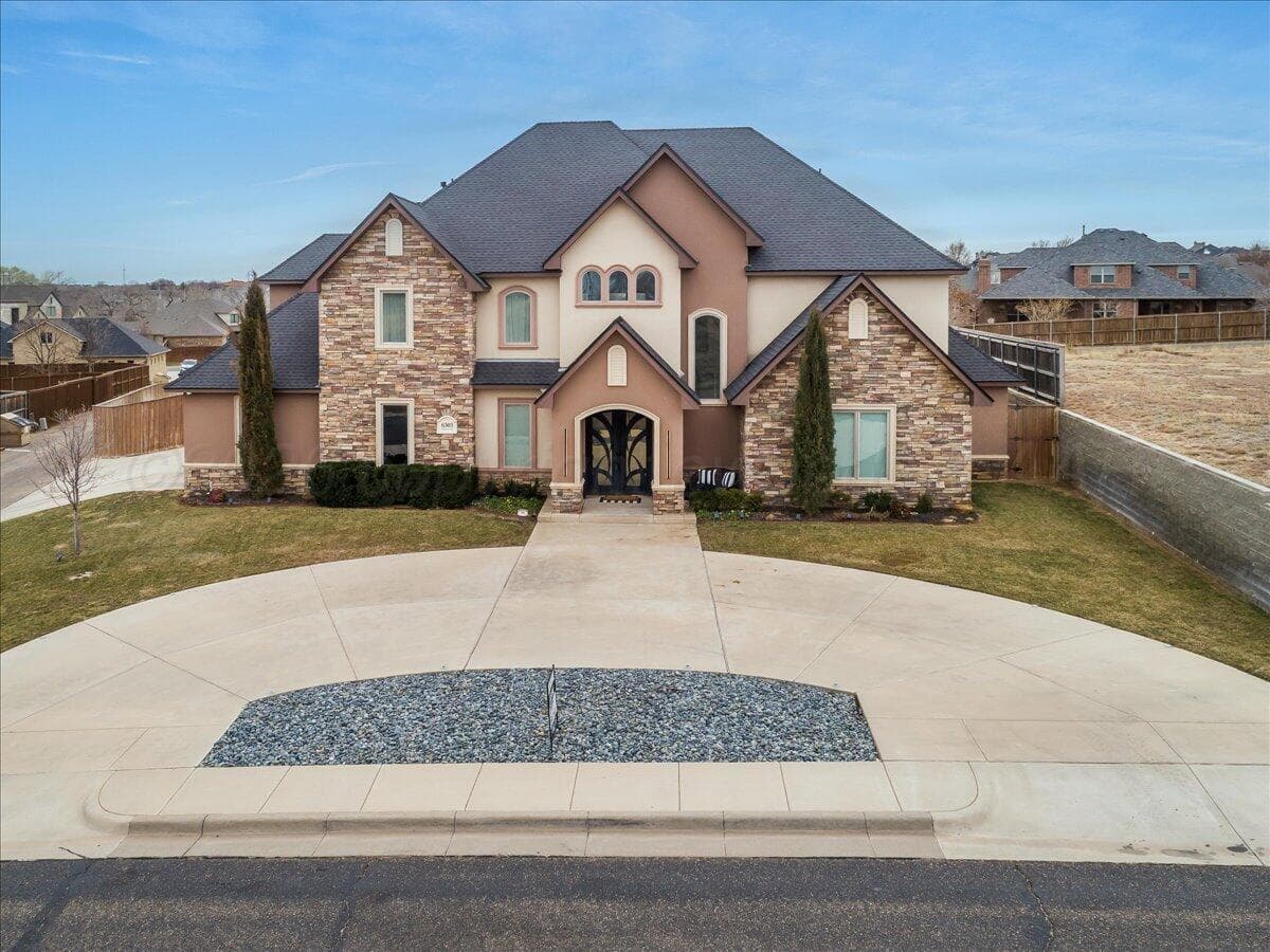 6303 Sweetbay Ln
