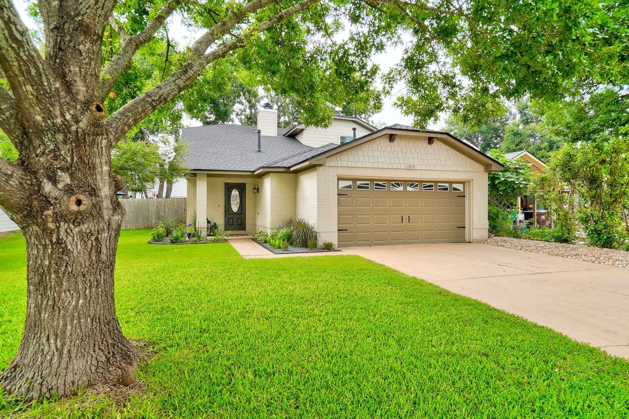 1517 Lantern Light Dr