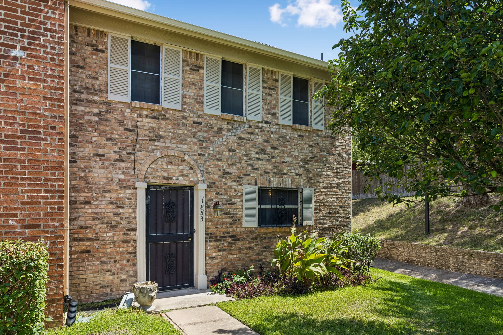 1853 Coronado Hills Dr