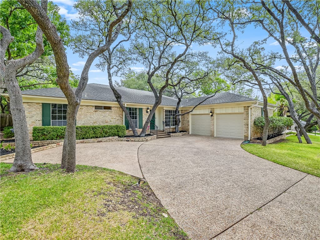 3906 Greystone Dr