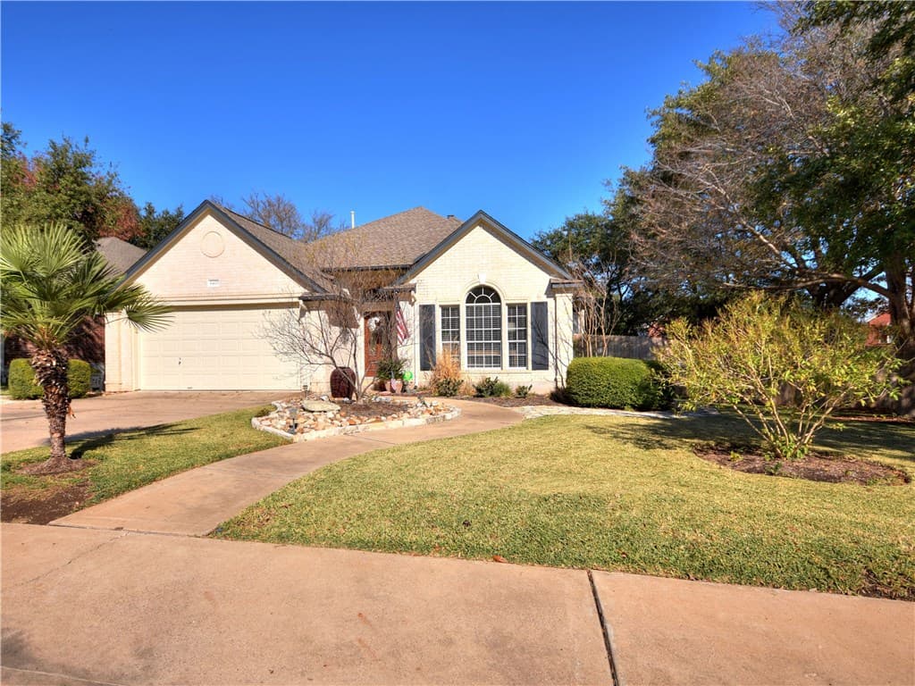 8400 Laughing Water Ln