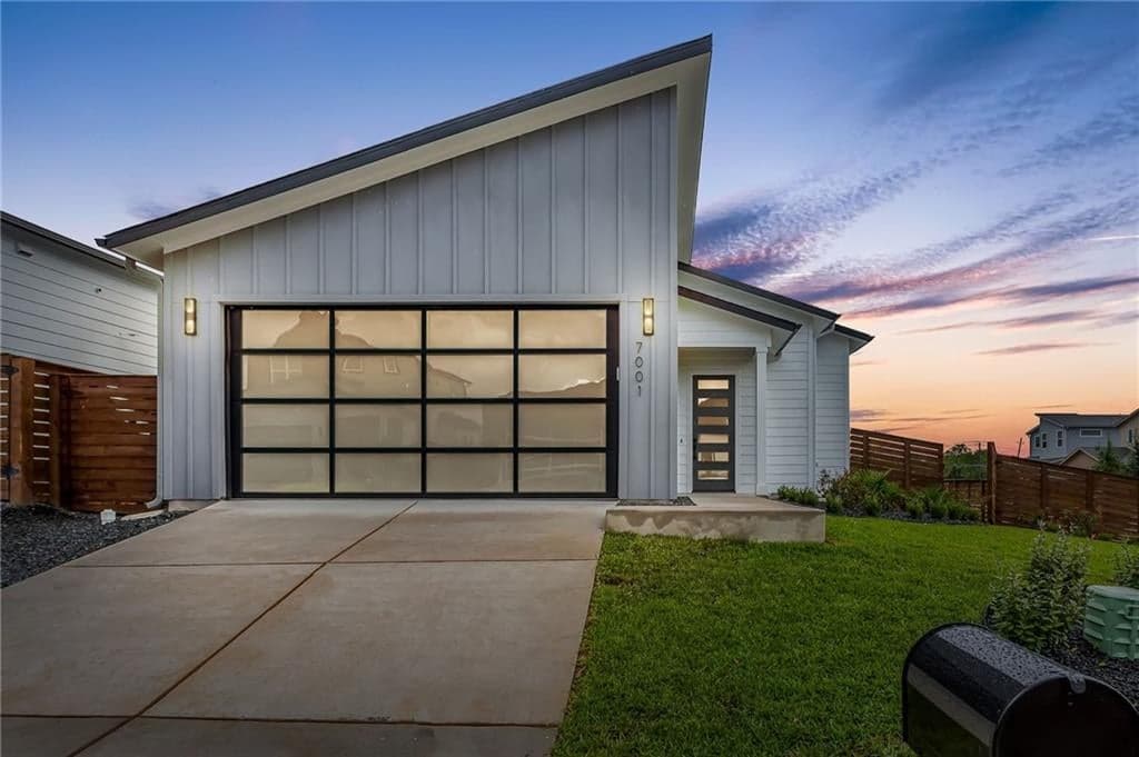 7001 Zachary Dr