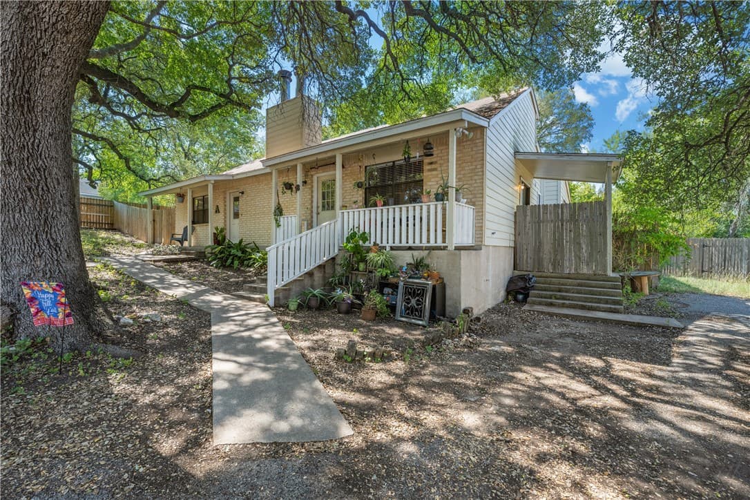 7004 Oak Meadow Cir