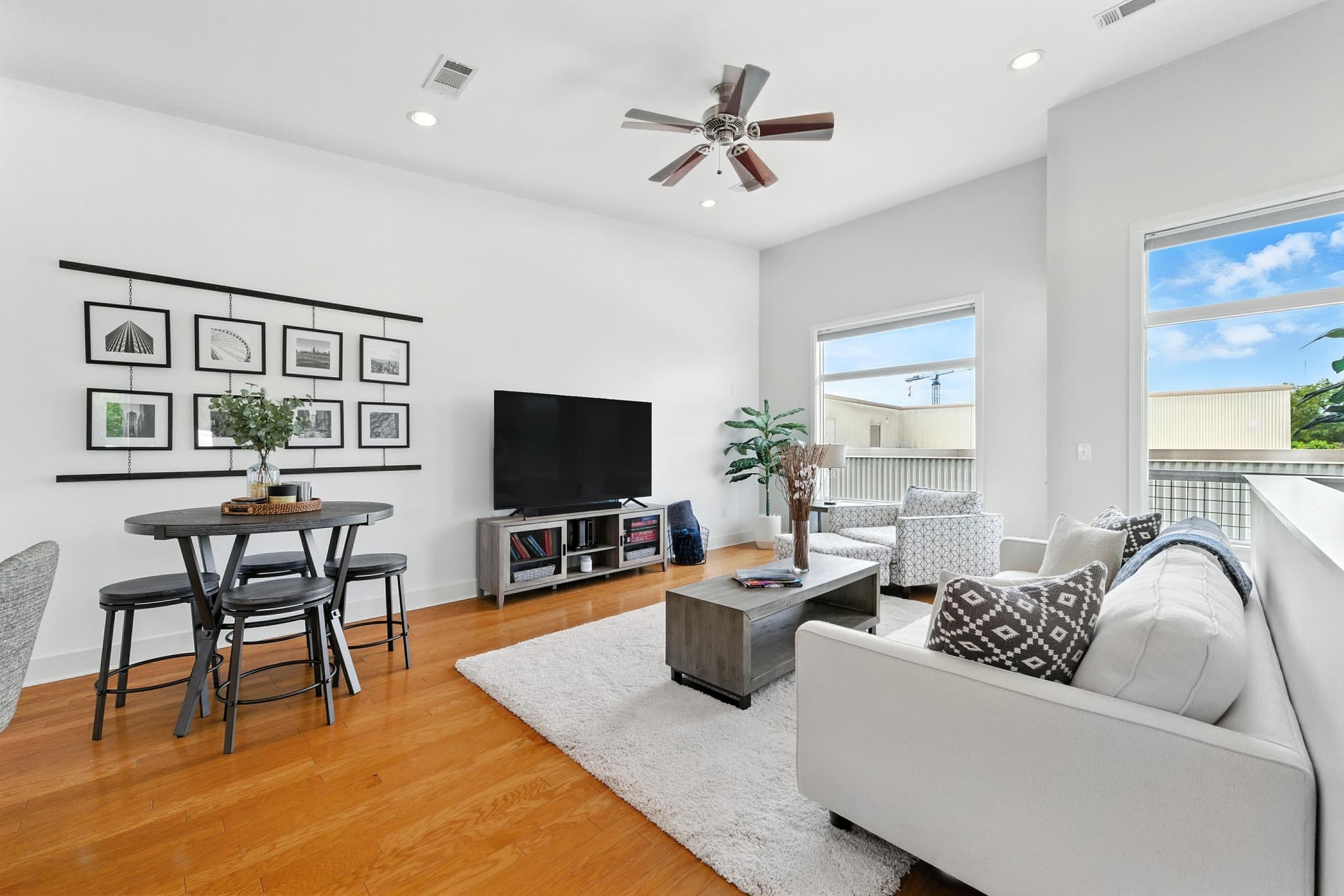 1702 S Lamar Blvd Unit 18