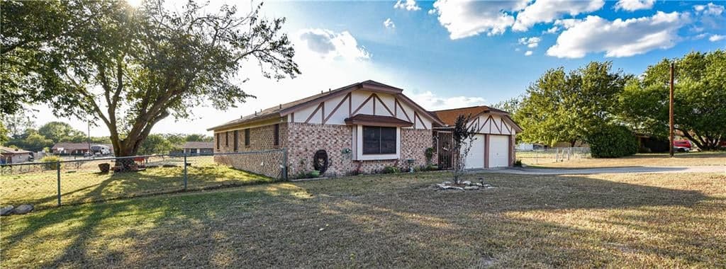 218 Falcon Ln