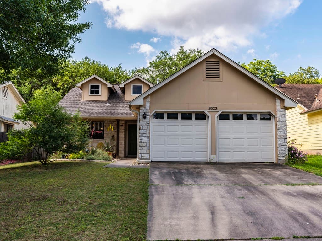 8523 Birmingham Dr
