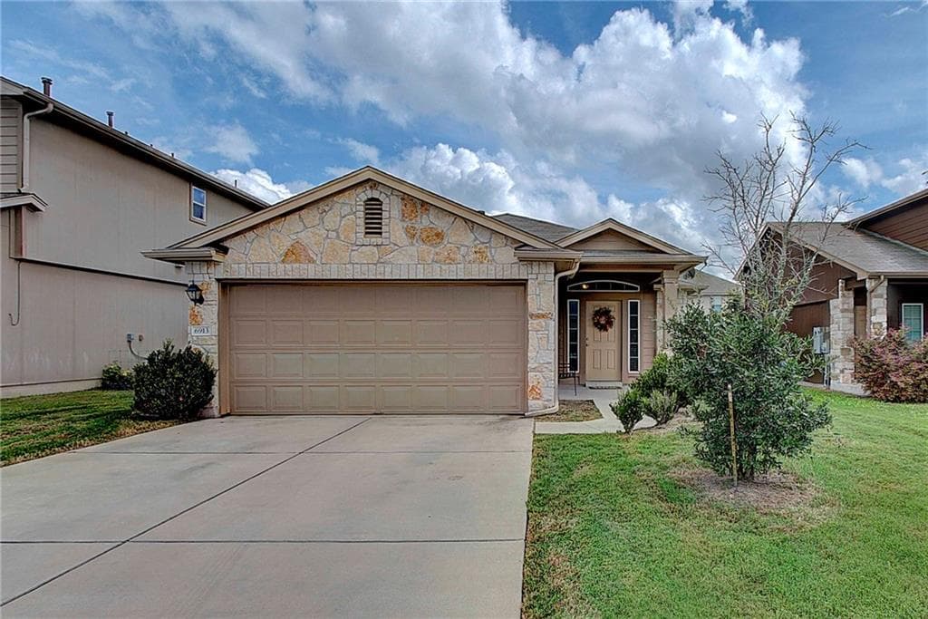 6913 Plains Crest Dr