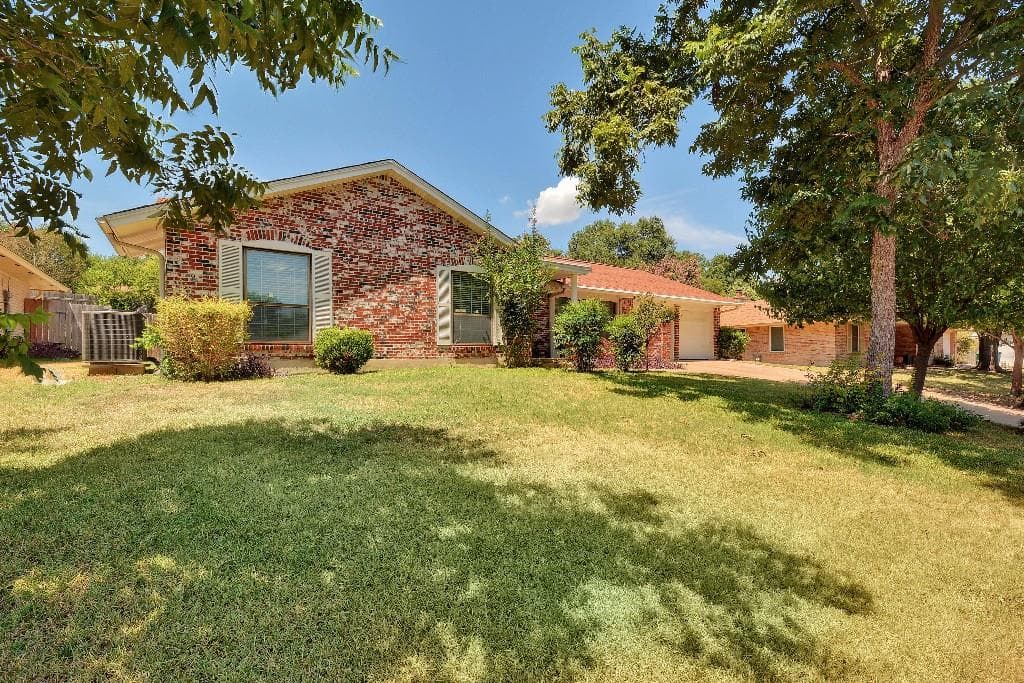 7504 Barcelona Dr