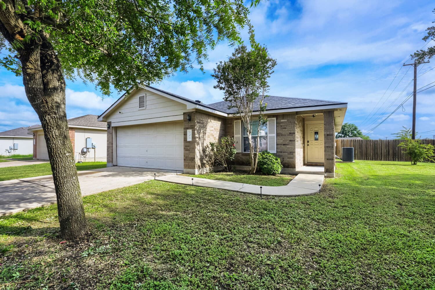 101 Adamae Ln
