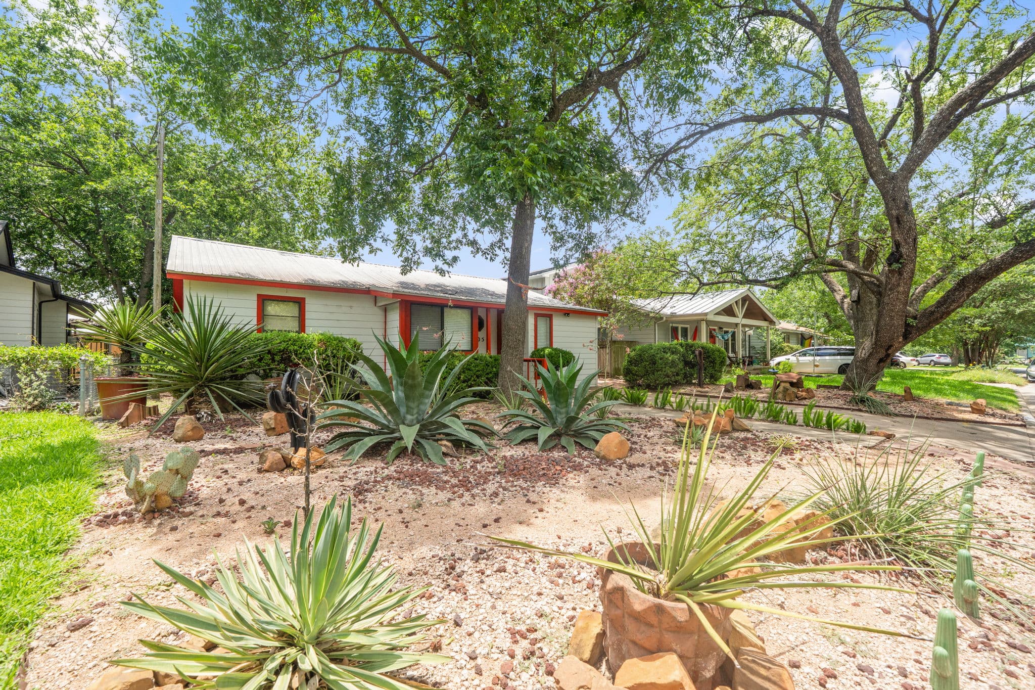 7005 Saint Johns Cir