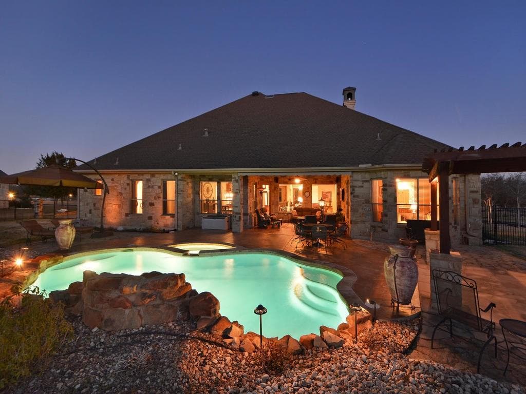 Main property image