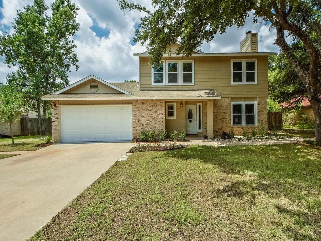 103 N Kings Canyon Dr