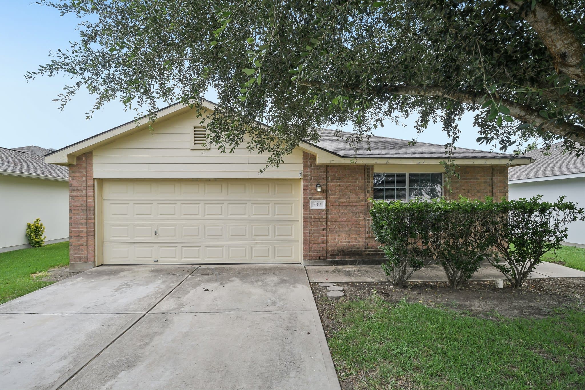 610 Lavaca Loop