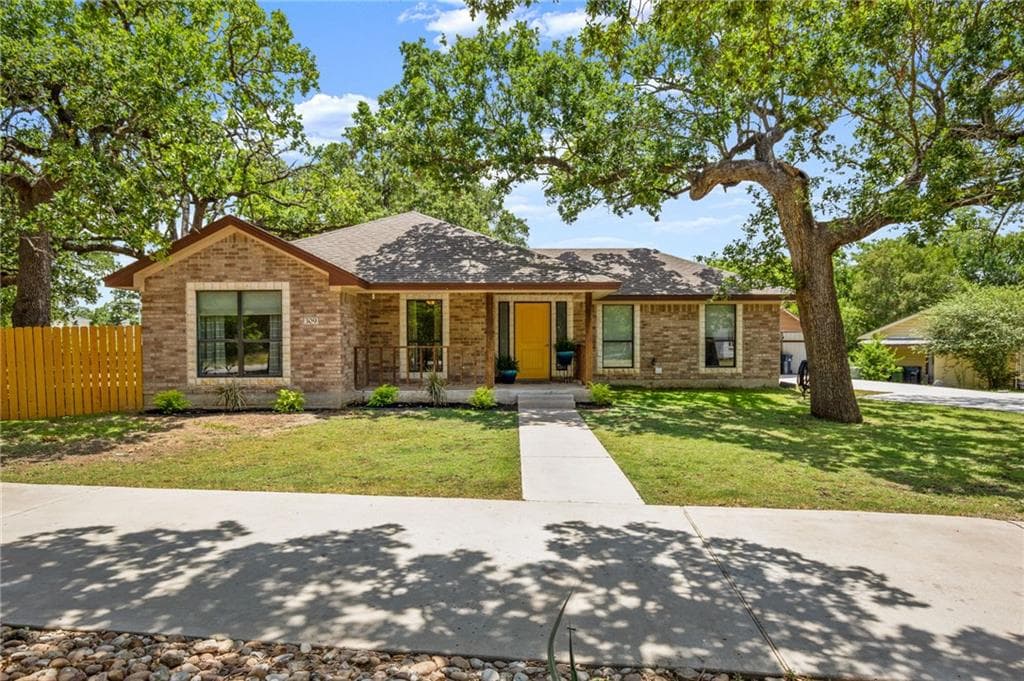 309 E Live Oak St