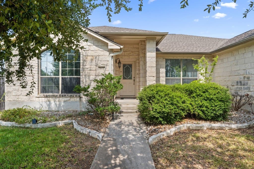 1601 Breezy Cv