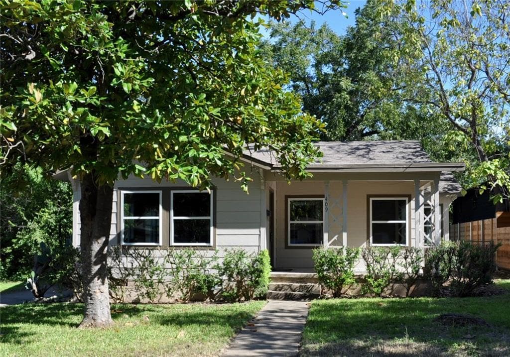 904 Karen Ave