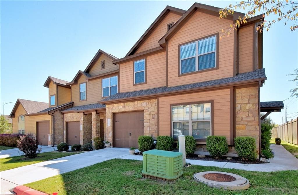 11212 Lost Maples Trl