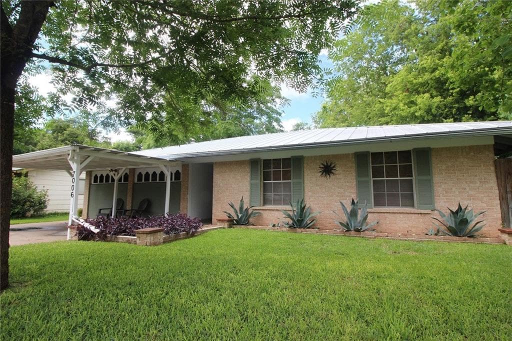 7006 Whispering Oaks Dr