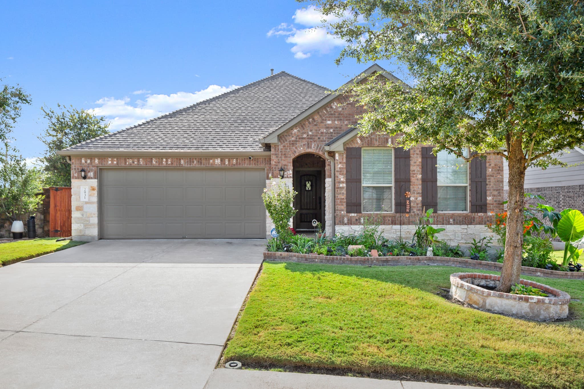 2931 Salvador Ln
