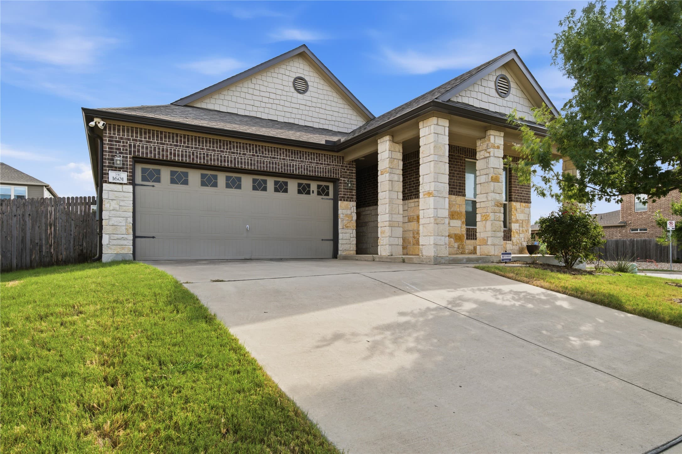 1601 Constanta Dr