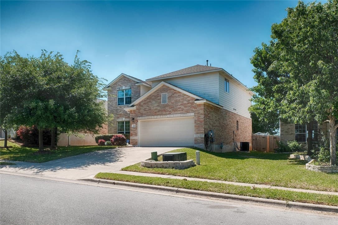 3410 Shiraz Loop