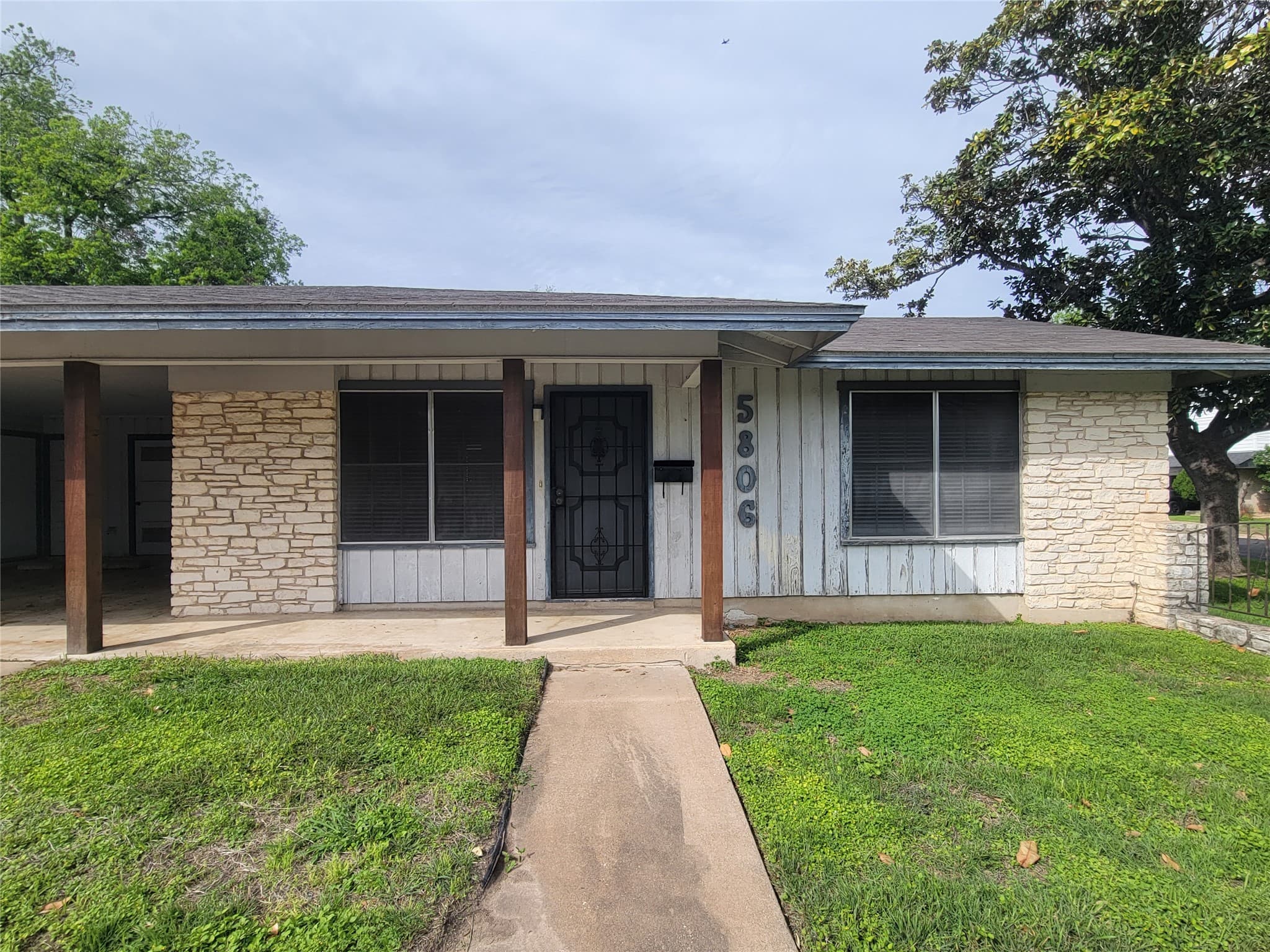 5806 Nassau Dr