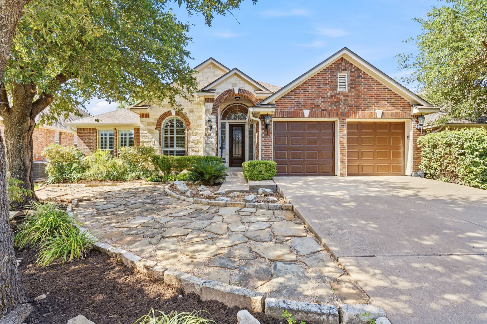 16305 Almaden Dr